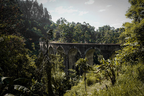 nine-arch-bridge-sri-lanka.jpg