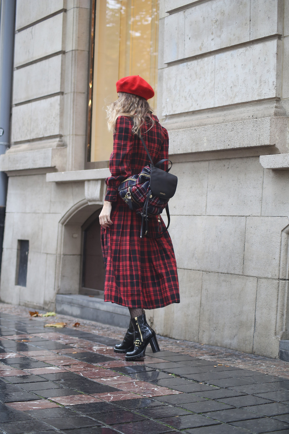 emily-in-paris-inspired-look.jpg