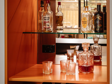 5 must haves to create the perfect home bar