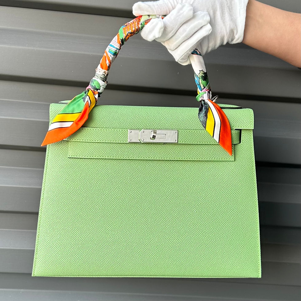 HERMES KELLY28 Sellier Vert Criquet Green Epsom Leather PHW