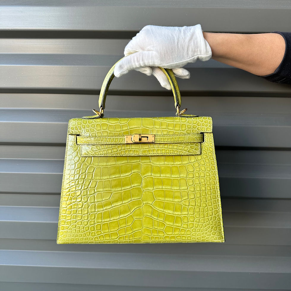 HERMES Kelly 25 Sellier "Vert Anis" Green Shiny Mississippiensis Alligator GHW