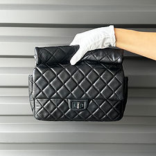 CHANEL Black Medium 2.55 Reissue Lambskin Roll Clutch