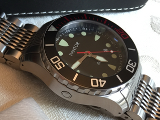 Why do men like dive watches?