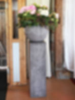 Miniaturbild: Säule Beton-Optik mit Blumen Deko