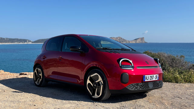Renault Twingo E-Tech Electric: il ritorno di un’icona, in chiave urbana elettrica