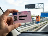 Codice della strada, multe calcolate sui chilometri in più e nuove regole per la patente: la svolta di Salvini