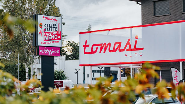 Tomasi Auto inaugura a Parma il maxistore delle auto usate