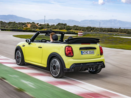 La nuova MINI Cabrio si farà : debutto previsto nel 2025