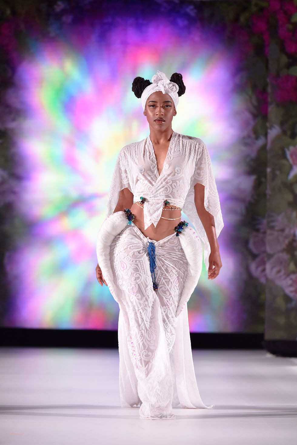 Thumbnail: Erykah Badu Flies to the Lagoon on the Moon