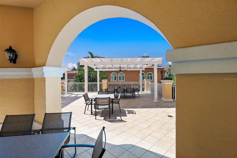 351d1ffc1e29d108ae5ee5853753d697l-m3373136515rd-w1280_h960