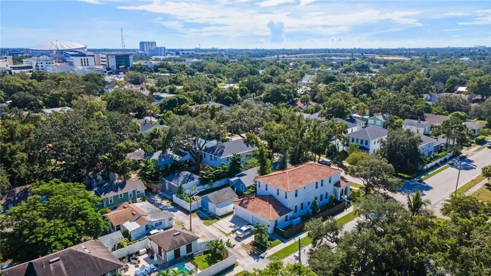 f5e8e8bd430deb1e1972f42a28d1f60bl-m2087039809rd-w1280_h960