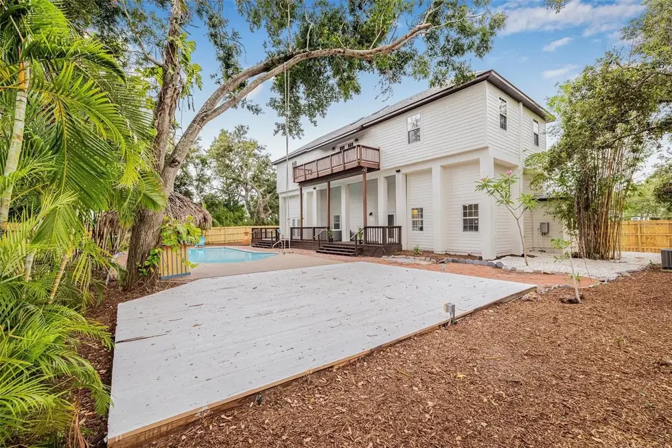 b42d533be8e3b2c4c0792429e0592a8dl-m1804753813rd-w1280_h960