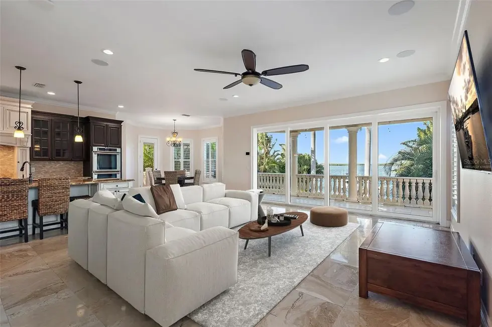 b3f5767d79db5e8bacab067a05c49f84l-m1218370979rd-w2048_h1536