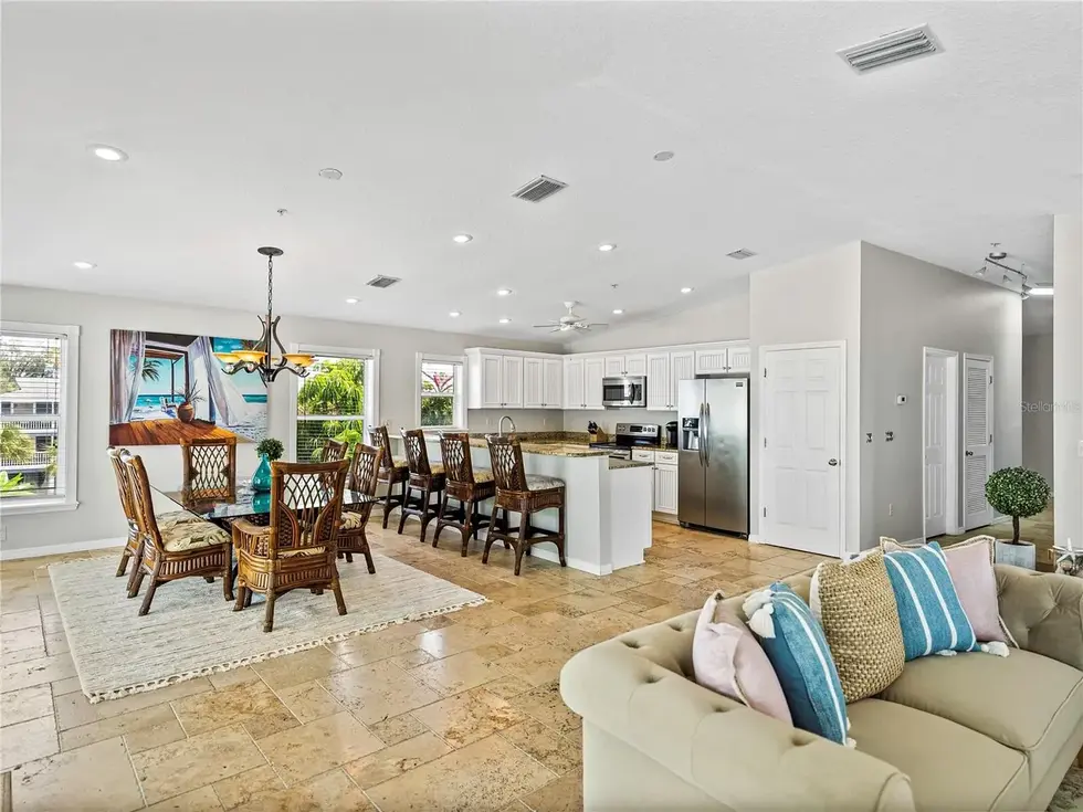 ffc0af3cbe099dac2cb3b1427a8d5bbbl-m899694113rd-w1280_h960