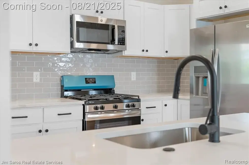 827203ad88b6601c7199b9bf808bb728l-m2037885200rd-w1280_h960