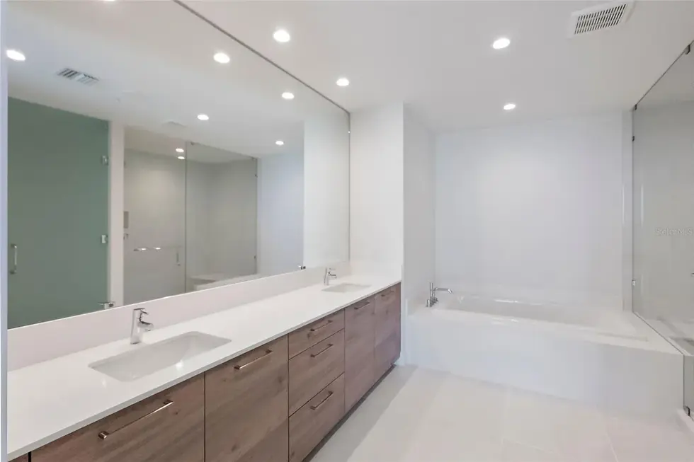 9c0aababdc4c2c8e88f866dc2e658a2al-m4080659372rd-w1280_h960