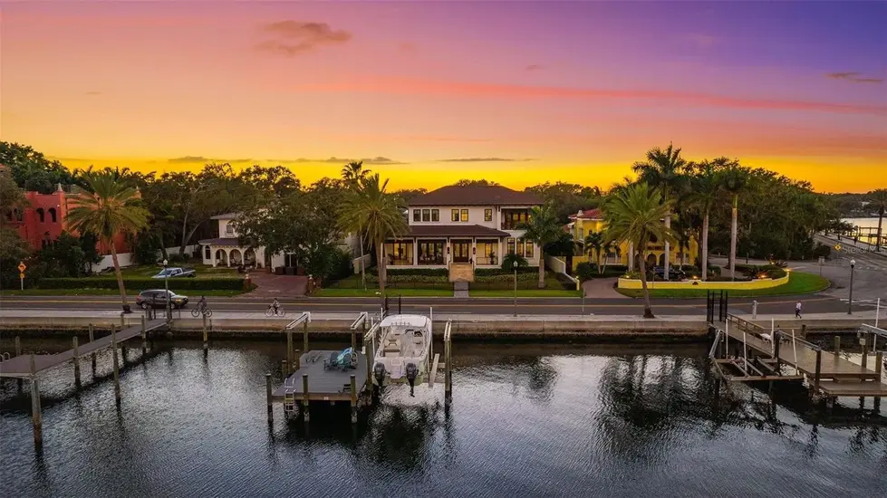 6ee3241e59837fef20aaa854521911dfl-m2526560342rd-w2048_h1536