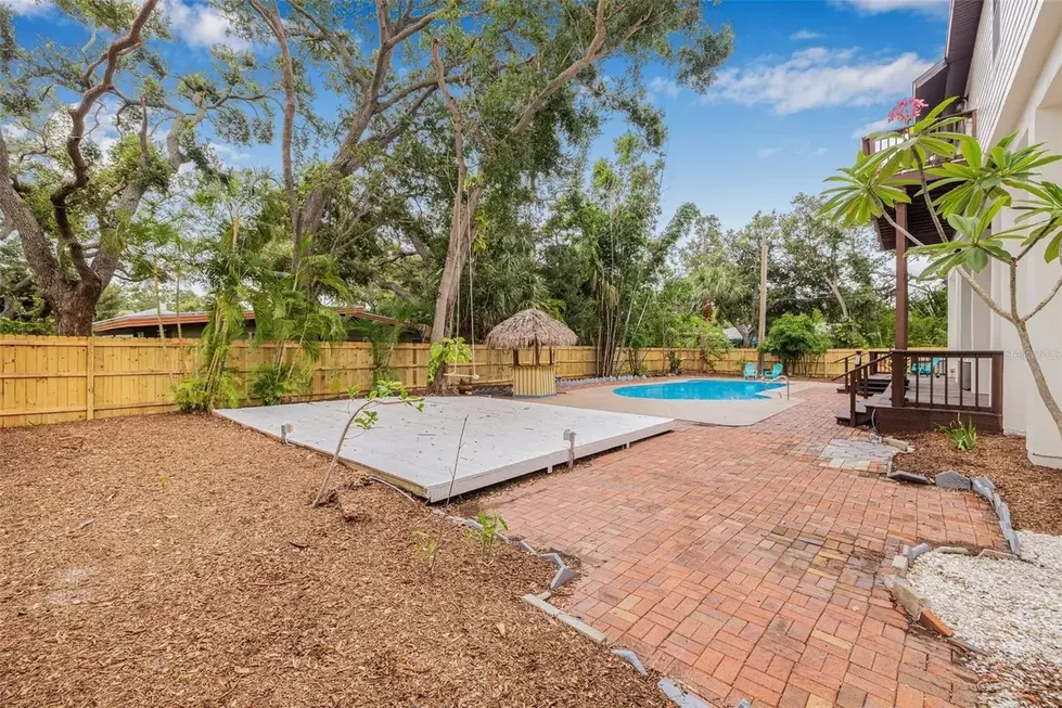 b42d533be8e3b2c4c0792429e0592a8dl-m2620961546rd-w1280_h960