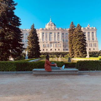 Photo in front of the Royal Palace
