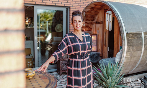 Nagiba Ben Rhouma is skincoach voor Care Personal Beauty en het gezicht achter Wellness Riad Nagiba. Gepassioneerd voor haar vak en blijvend gemotiveerd om mensen zich goed in hun vel te laten voelen.