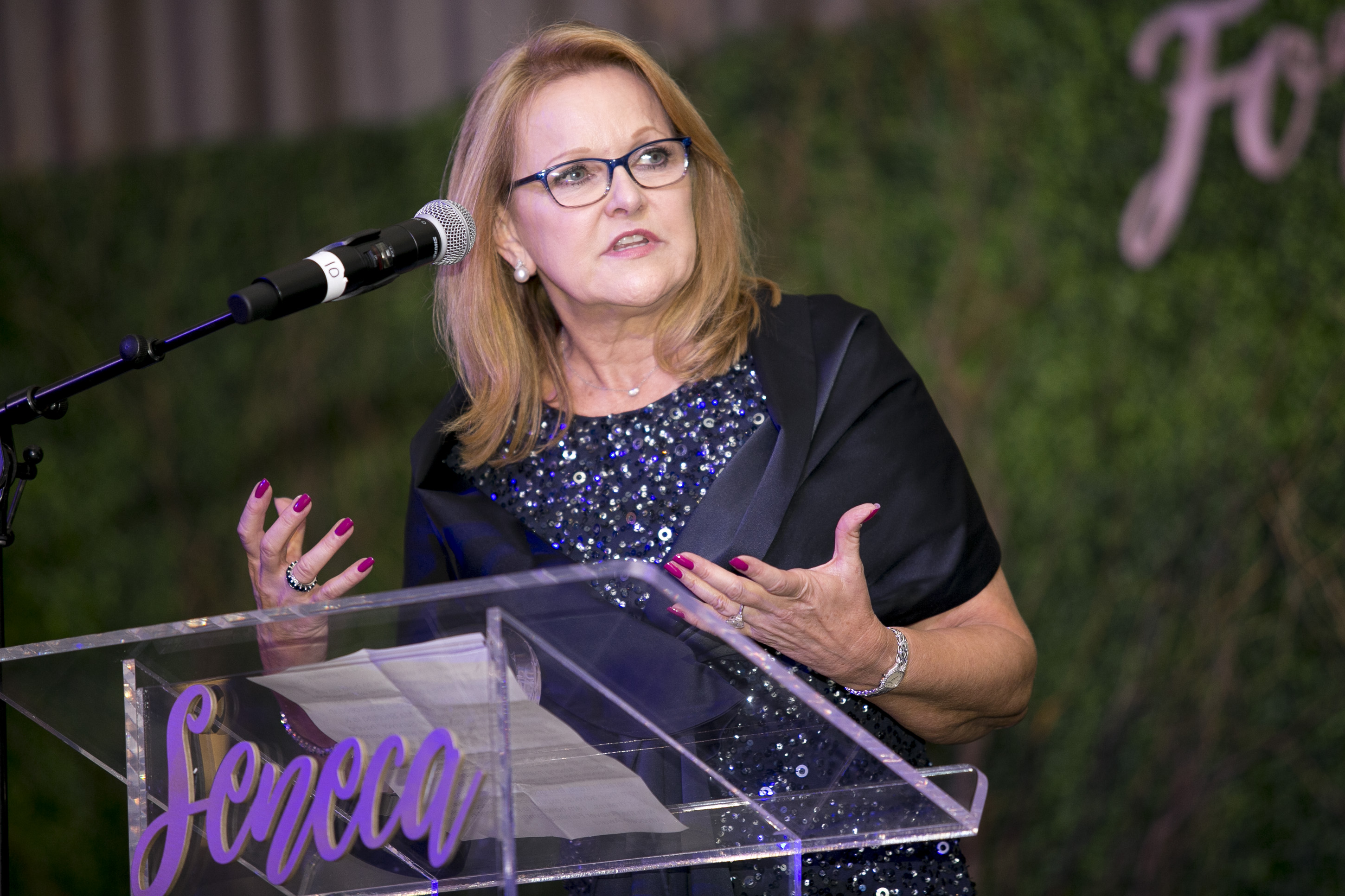 Rhonda Sciortino Receiving Forever Family Award