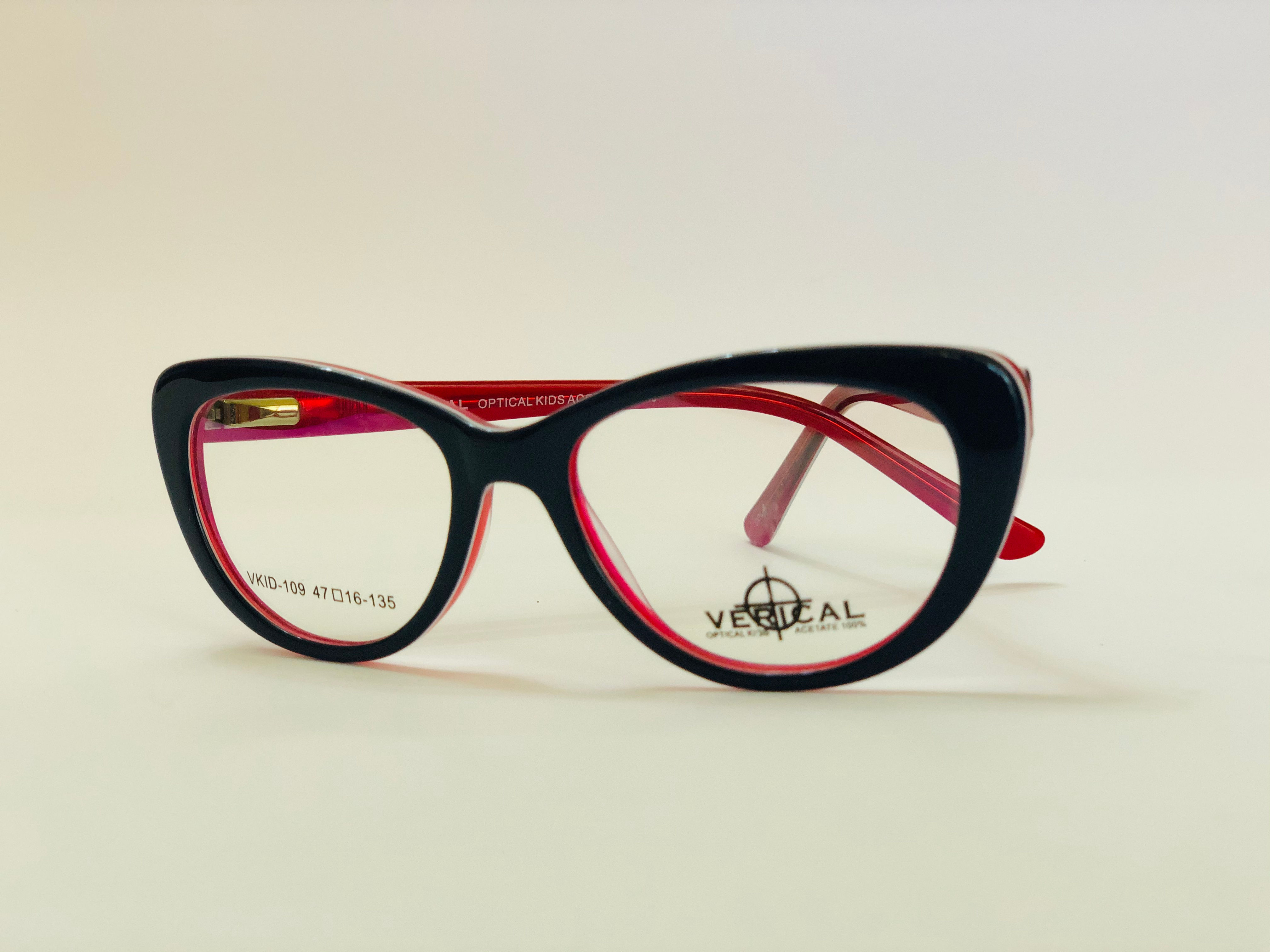 Verical KIDS, Negro y rojo