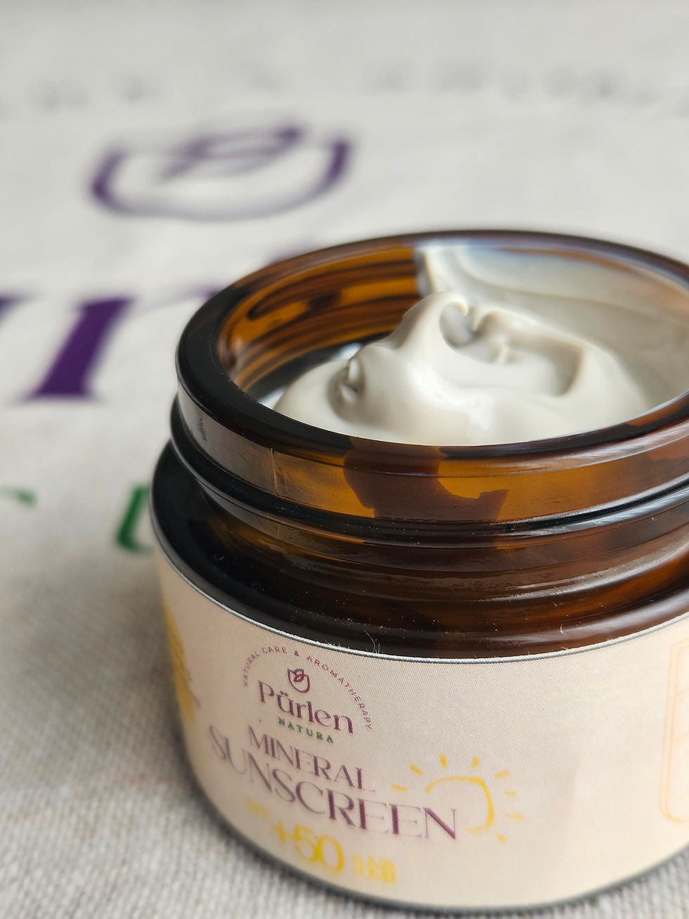 Küçük resim: 30ml 50+ ÇOK YÜKSEK KORUMA MİNERAL FİLTRELİ GÜNEŞ KREMİ (YAŞLANMA & LEKE KARŞITI