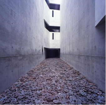 Emosi Ruang Jewish Museum Libeskind