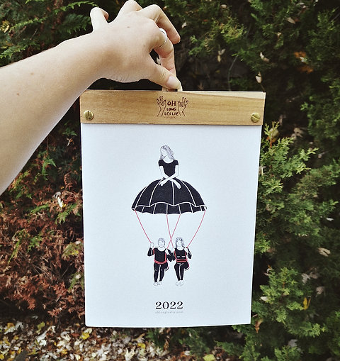 Illustrated Calendar 2022 + Wood Hanger