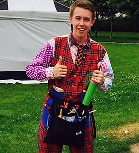 Ayrshire childrens entertainer magician fabulous fraser
