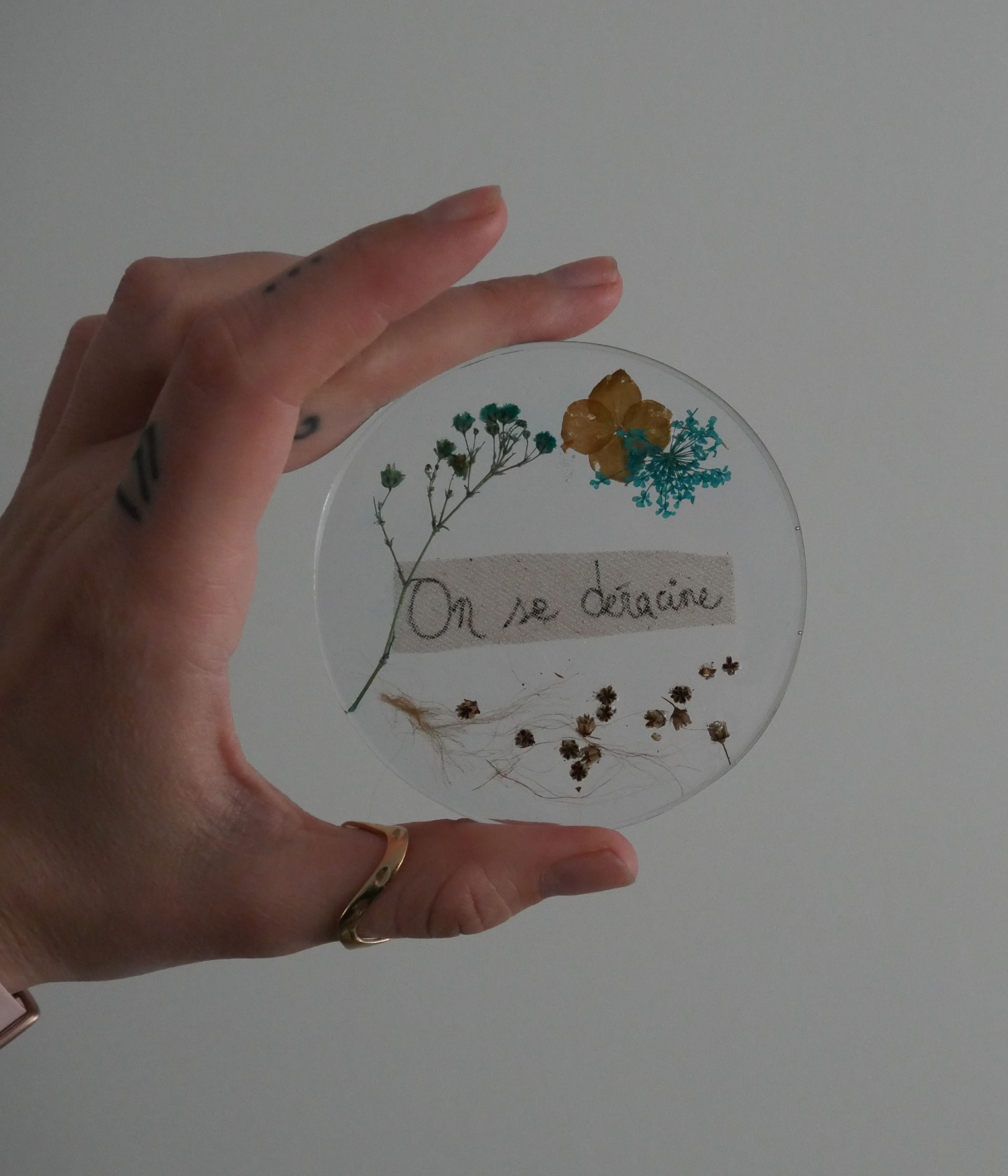 Sous-verre fait main "On se déracine"