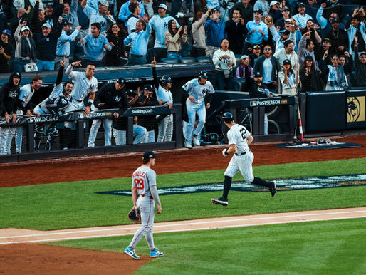 Yankees’ clutch hits and hustle push the series to a winner-take-all Game 3