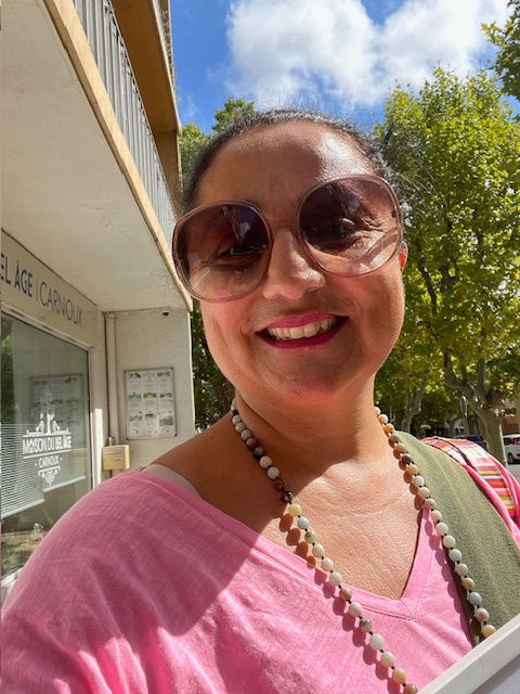 atelier collectif d'auto massage de reflexologie pour les séniors