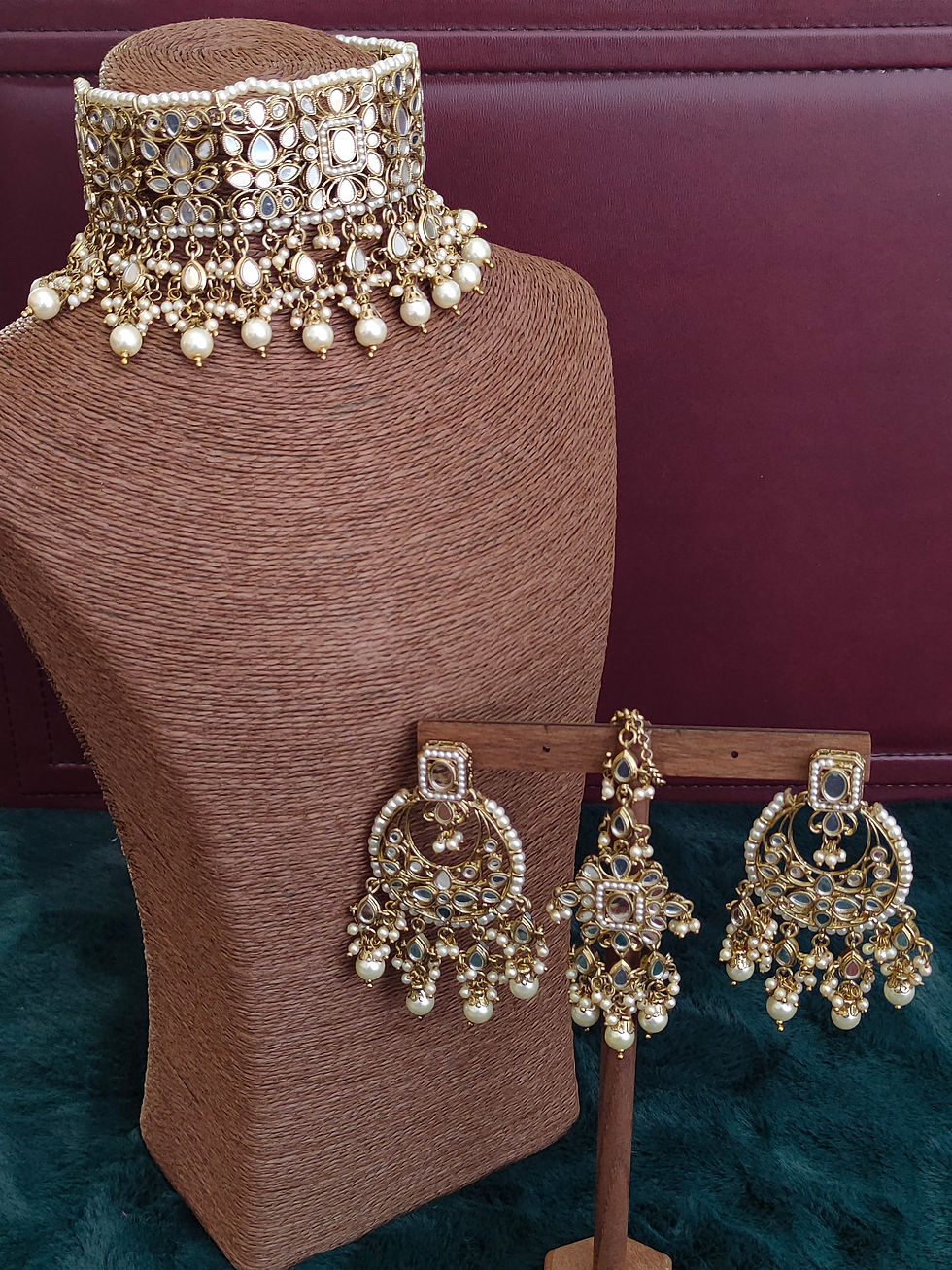 Thumbnail: Nadia Choker Necklace Set