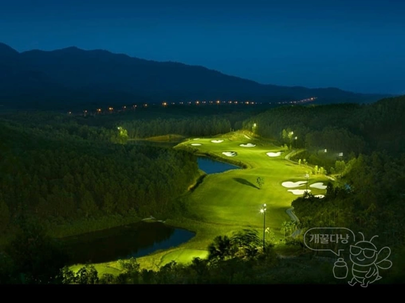 다낭 바나힐 골프장 야간 필드