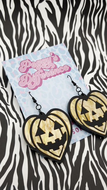Thumbnail: Halloween Love Heart Pumkin Earrings 