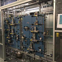 Leidingwerk vervangen door hoogwaardig RVS.  Aansluiten zuurkasten Reduceerstraten met beveiligingen.