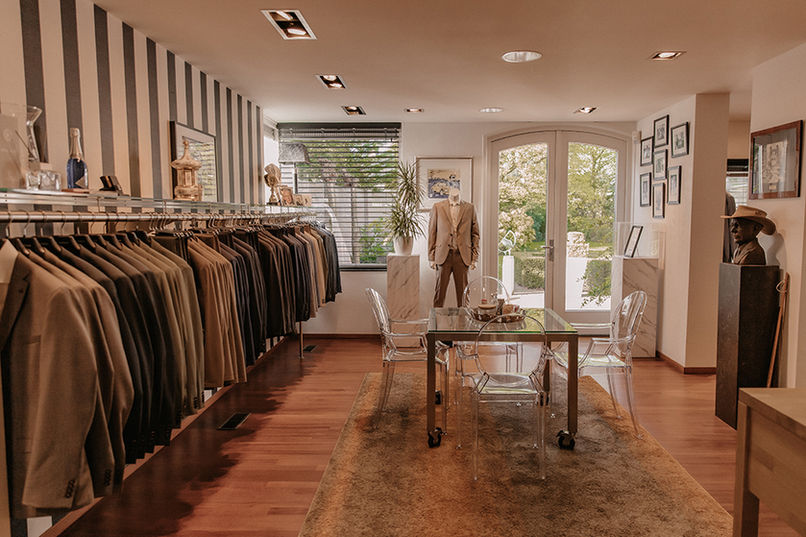 Van der Weerden kleding in Someren, vermaakatelier en heerlijke koffie. Wij staan voor je klaar.