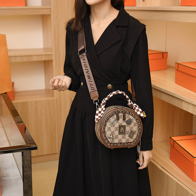 Miniatura: New Versatile Wide-strap Shoulder Messenger Bag