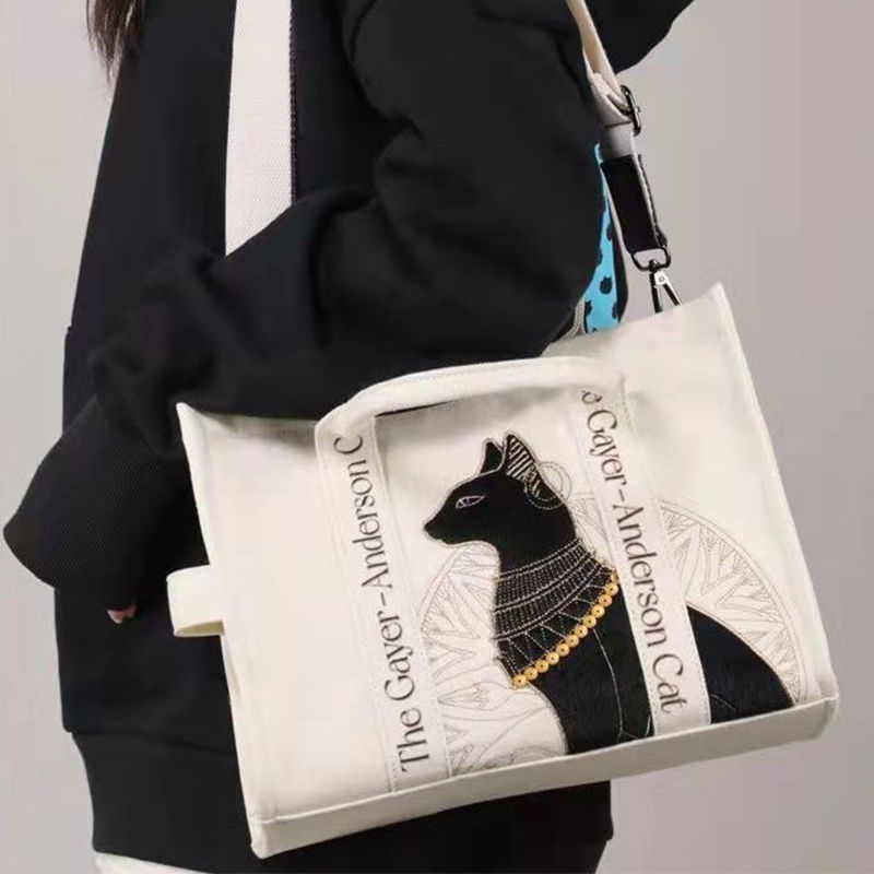Miniatura: Cat Embroidered Canvas Shoulder Bag