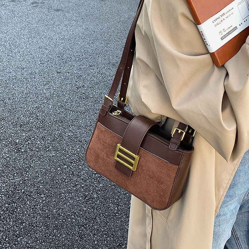 Miniatura: Retro Europe And America Simple Hand-carrying Casual Fashion Shoulder Bag