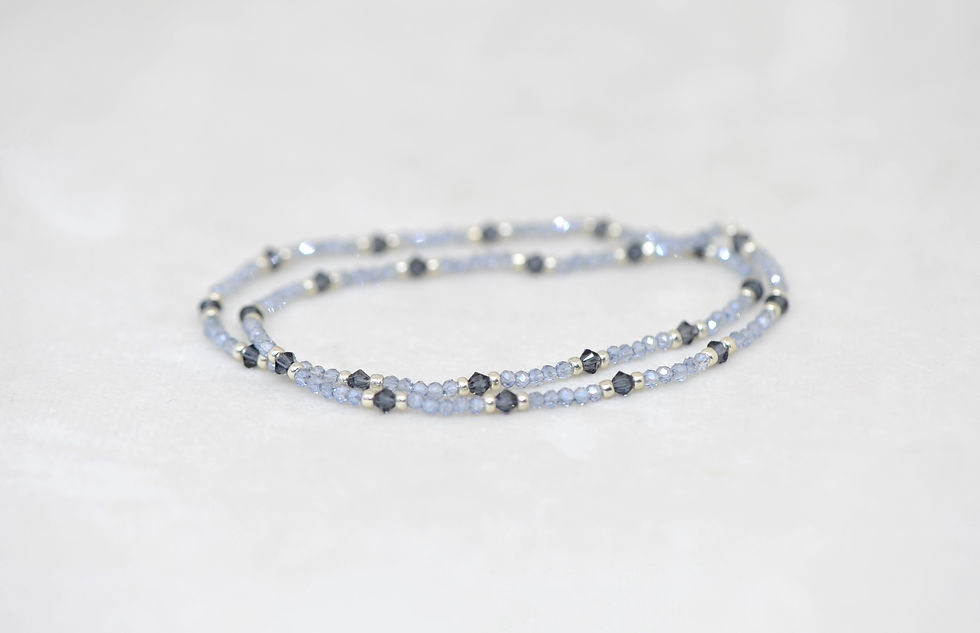 Armband in Grau und Silber