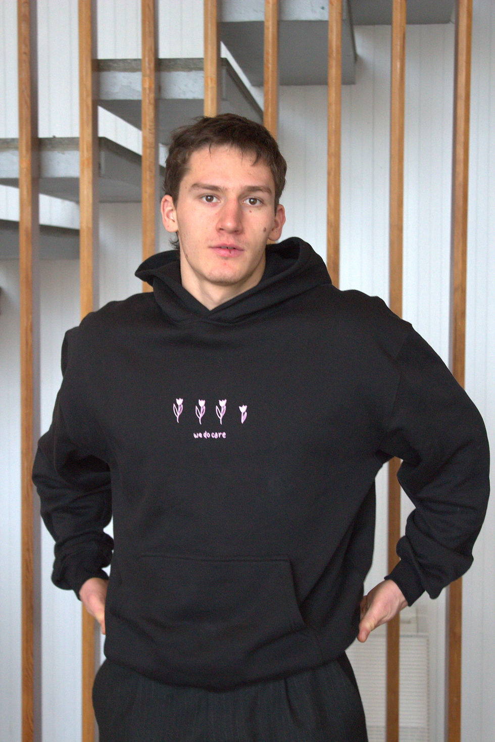 Miniaturbild: FLOWER HOODIE