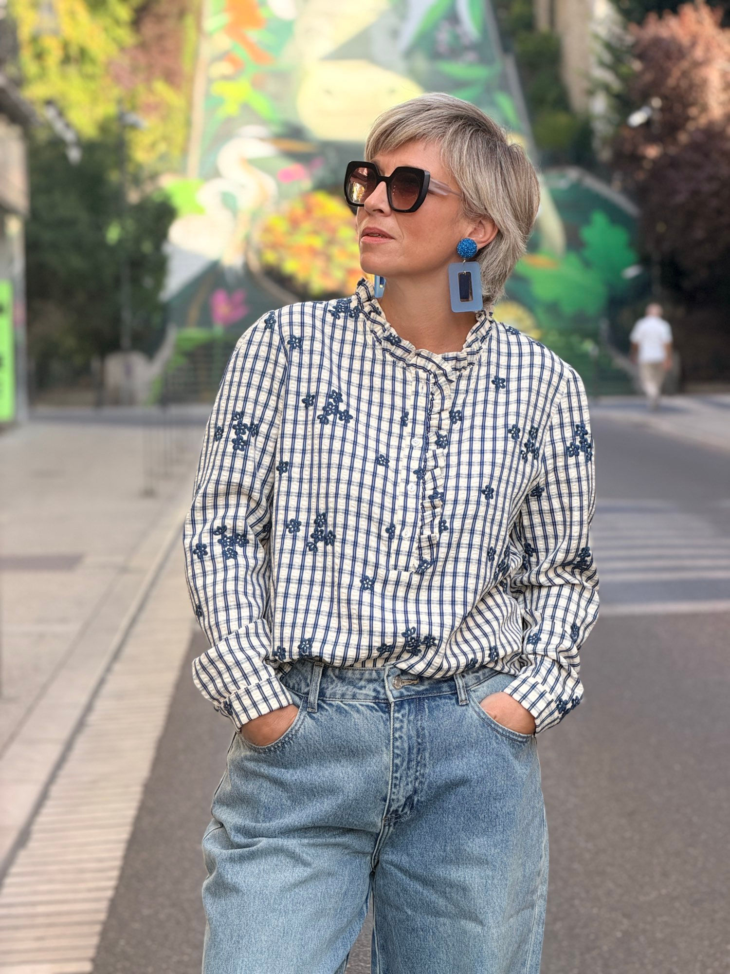 Léa carreaux & broderies, version bleu