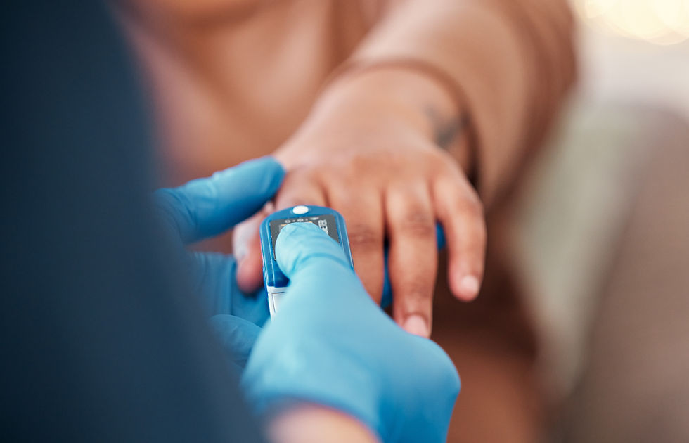قياس النبض باستخدام جهاز طب