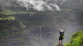 Looking for the best monsoon treks in Maharashtra? Explore the top trekking destinations, adventure tips, and discover why Fulgulab Lawns & Homestays is the perfect place to stay near Junnar.