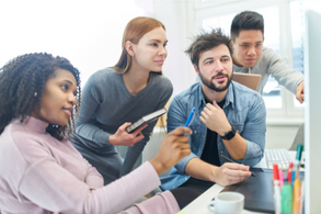 Comment le style de management influence-t-il la performance et aide au développement de l'équipe?