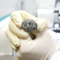 China descubre un nuevo mineral lunar que podría revolucionar la ciencia de materiales