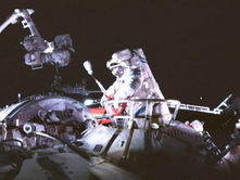 Tripulación de Shenzhou 20 realizará su tercera caminata espacial con nuevos trajes espaciales