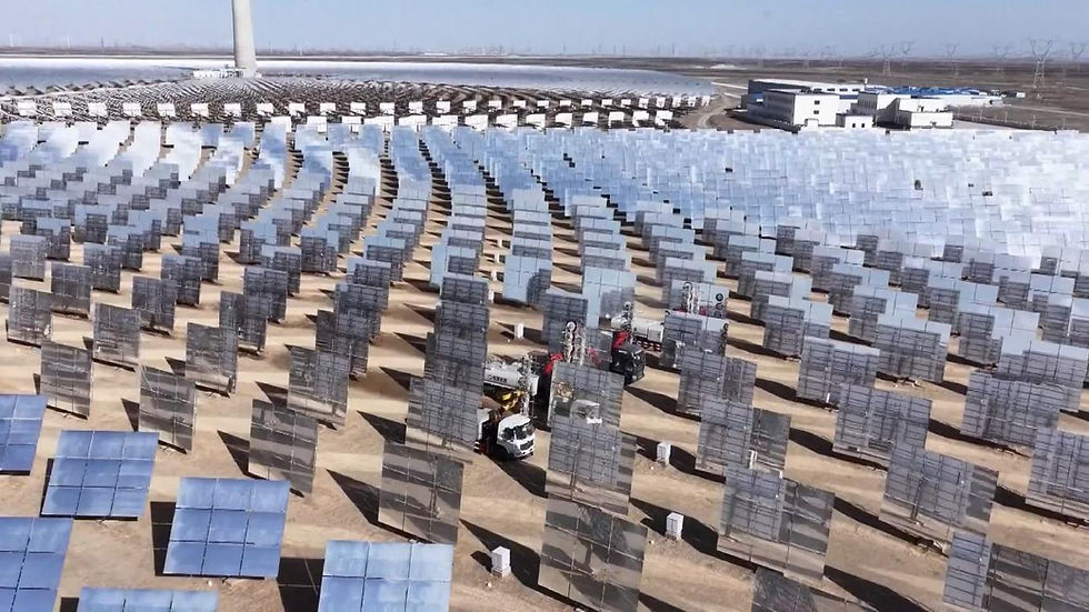 Primera planta termosolar de doble torre del mundo inicia pruebas operativas en noroeste de China